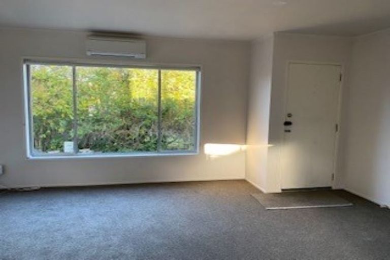 Photo of property in 1/57 Chartwell Avenue, Glenfield, Auckland, 0629