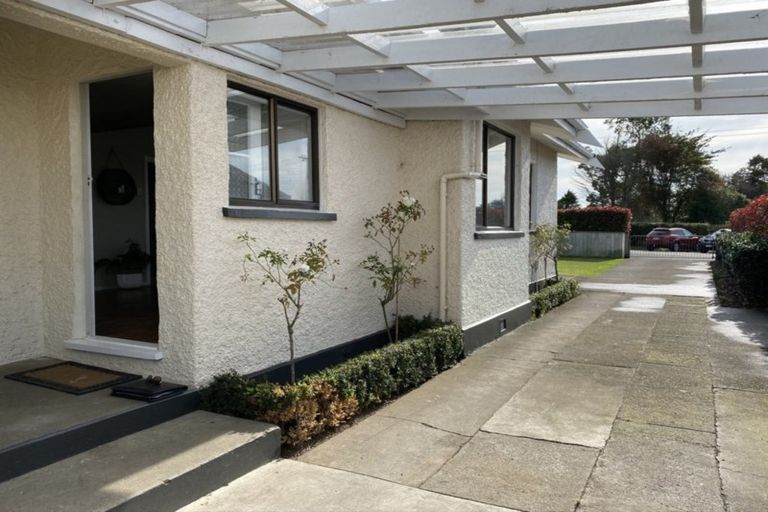 Photo of property in 5 Kitchener Street, Eltham, 4322