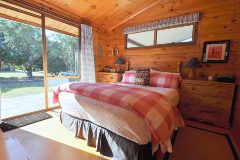 Photo of property in 16 Courtney Place, Pauanui, Hikuai, 3579