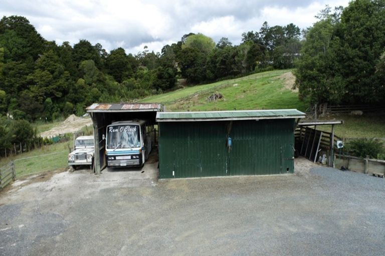 Photo of property in 4 Paparoa Station Road, Paparoa, 0571