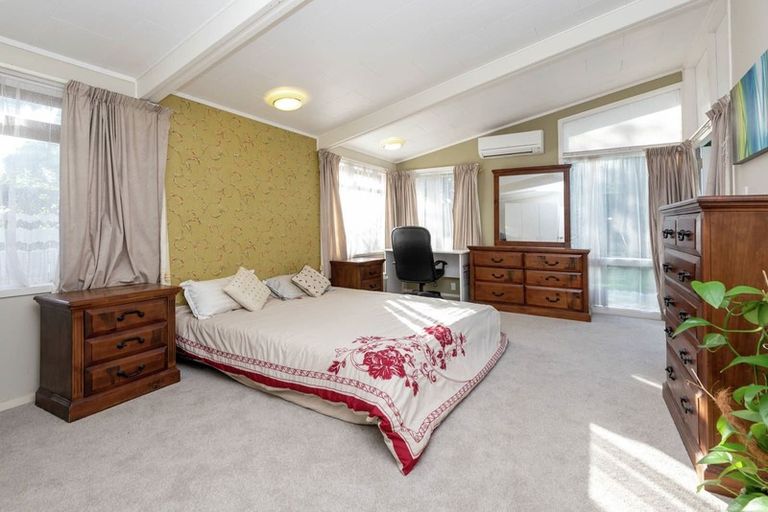 Photo of property in 18 Evelyn Road, Cockle Bay, Auckland, 2014