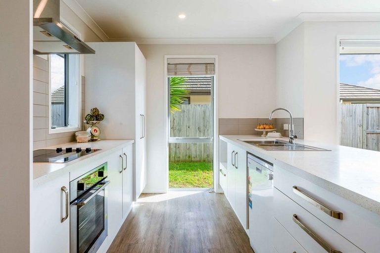 Photo of property in 11 Sabre Street, Papamoa Beach, Papamoa, 3118