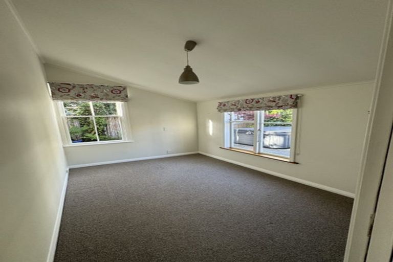 Photo of property in 17 Fernhill Terrace, Wadestown, Wellington, 6012