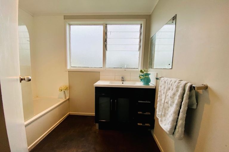 Photo of property in 12 John Street, Mangere East, Auckland, 2024