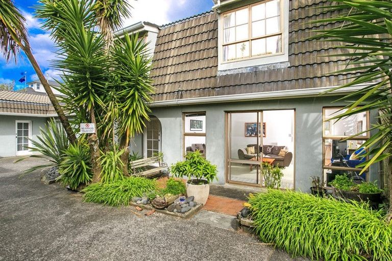 Photo of property in 6 Burns Avenue, Takapuna, Auckland, 0622