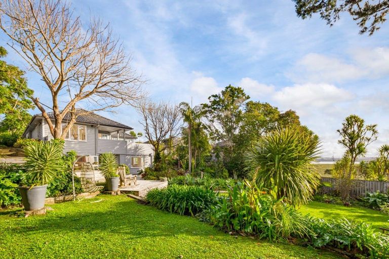 Photo of property in 109 Beresford Street, Bayswater, Auckland, 0622