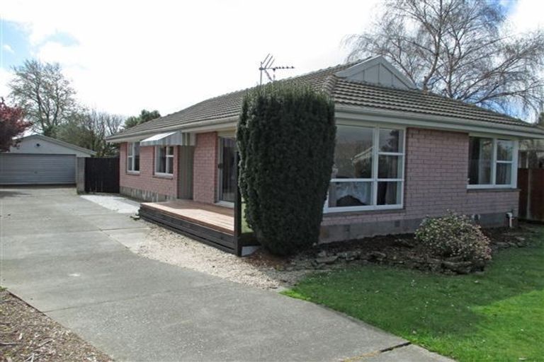 Photo of property in 6 Davidson Crescent, Hornby, Christchurch, 8042