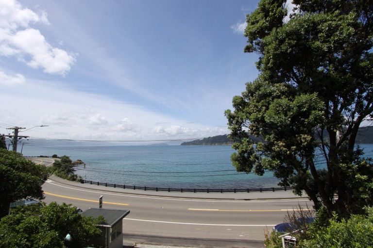 Photo of property in 2/136 Evans Bay Parade, Roseneath, Wellington, 6021