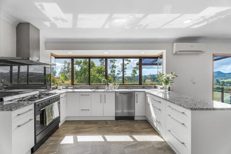 Photo of property in 115 Sandstone Road, Whitford, Manurewa, 2576