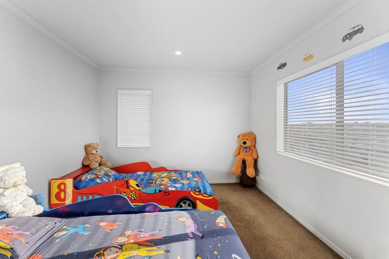 Photo of property in 8 Scotsmoor Drive, Wattle Downs, Auckland, 2103