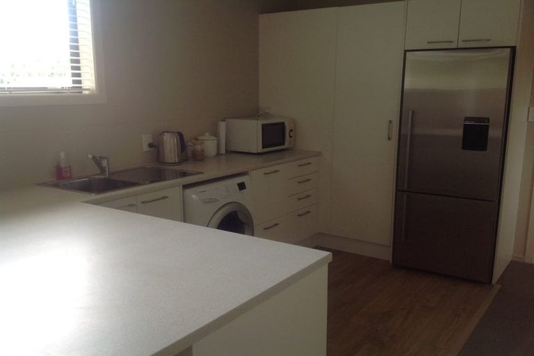 Photo of property in 16 Lynwood Grove, Dairy Flat, Albany, 0792