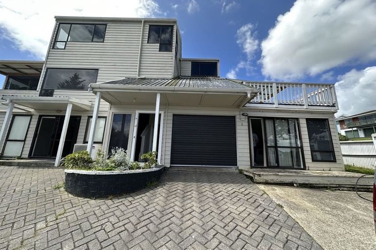 Photo of property in 22 Goodwood Drive, Goodwood Heights, Auckland, 2105
