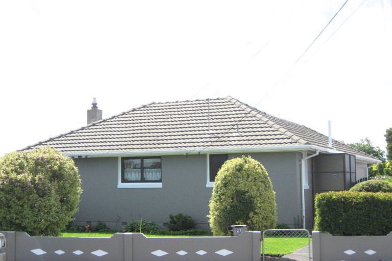 Photo of property in 25 Ontario Place, Wainoni, Christchurch, 8061