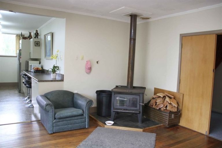 Photo of property in 2268 Ohai Clifden Highway, Orawia, Otautau, 9682