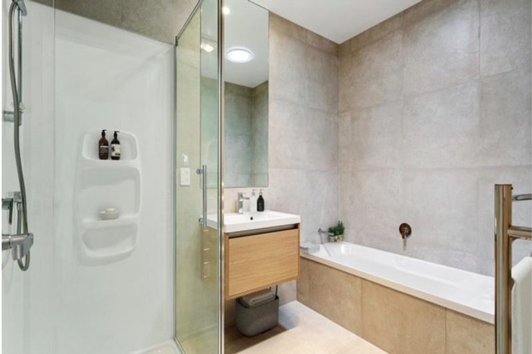 Photo of property in 32 Port Way, Rosehill, Papakura, 2113