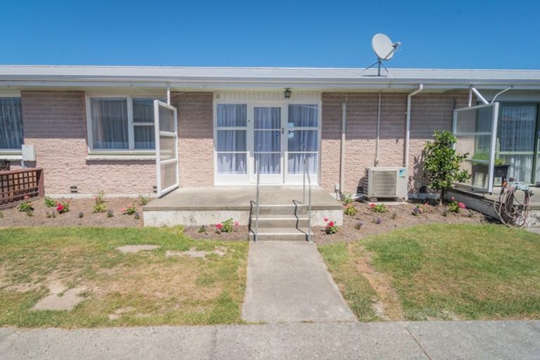 Photo of property in 1-4/56 Grey Road, Timaru, 7910