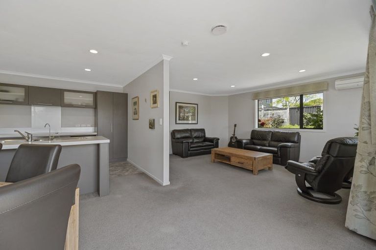 Photo of property in 9a Wilton Street, Westown, New Plymouth, 4310
