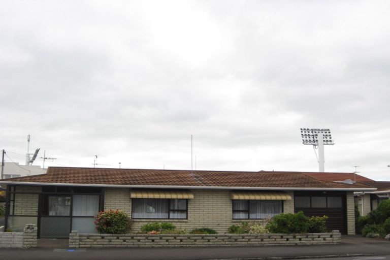 Photo of property in 19/2 Tukapa Street, Westown, New Plymouth, 4310