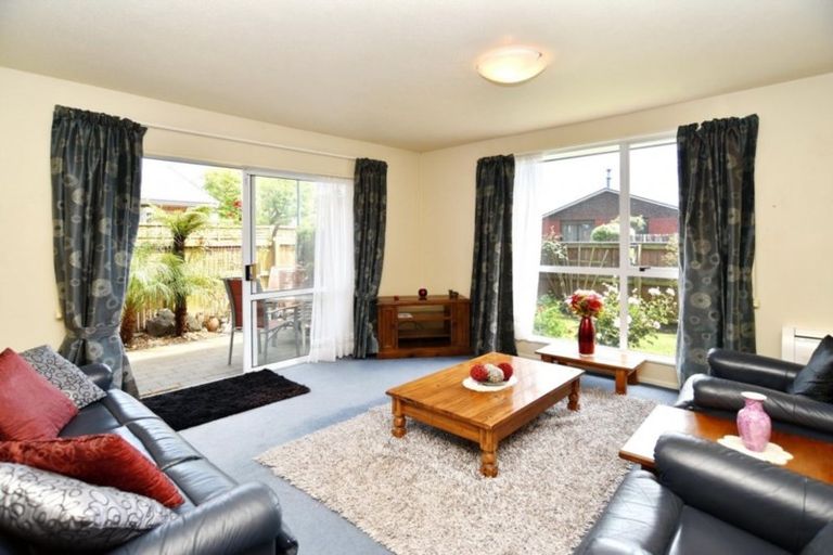 Photo of property in 1/35 Laing Crescent, Heathcote Valley, Christchurch, 8022