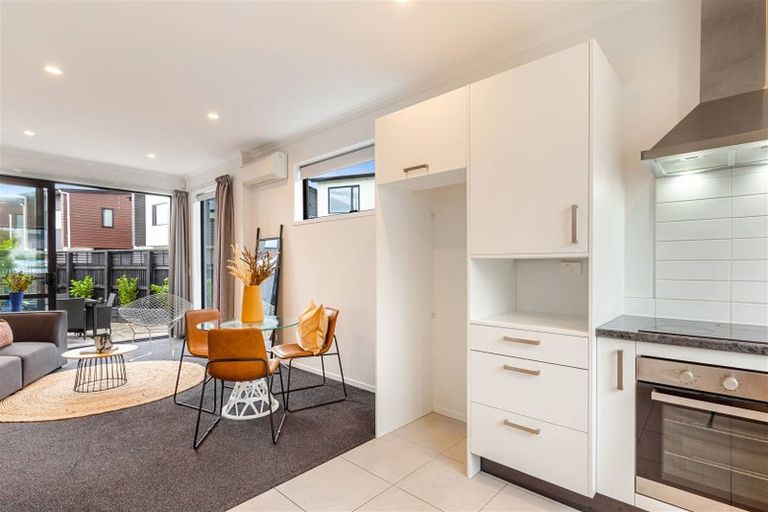 Photo of property in 10 Frank Gill Road, Hobsonville, Auckland, 0616