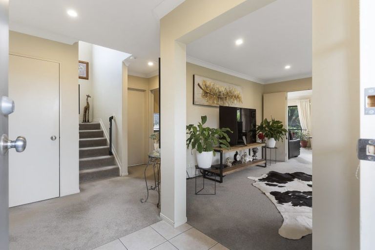 Photo of property in 4 Rialto Court, East Tamaki Heights, Auckland, 2016