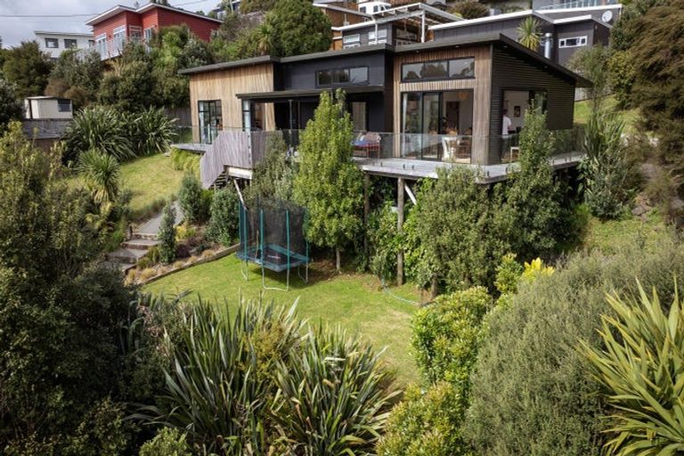 Photo of property in 1 Aroaro Lane, Raglan, 3225