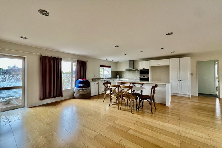 Photo of property in 19a Nile Road, Milford, Auckland, 0620