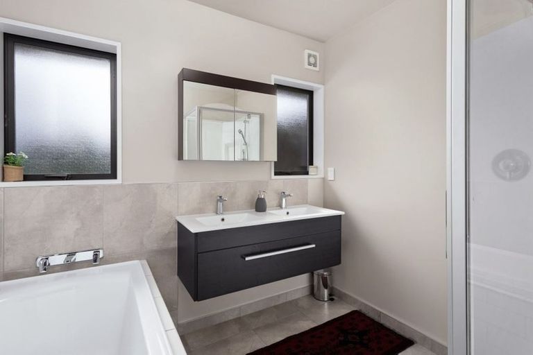 Photo of property in 18 Selkirk Place, Marshland, Christchurch, 8051