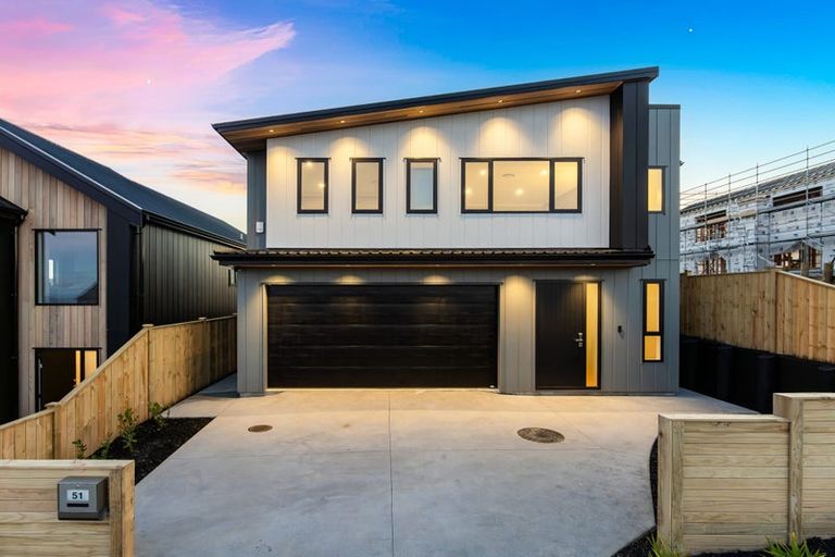 Photo of property in 51 Kumukumu Road, Long Bay, Auckland, 0630
