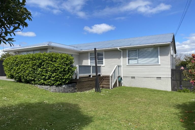 Photo of property in 17 Ellen Street, Manurewa East, Auckland, 2102