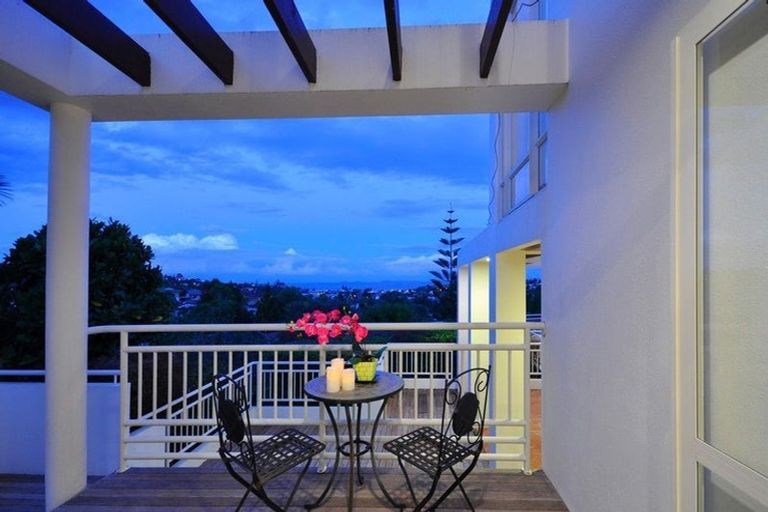 Photo of property in 34 King Richard Place, Browns Bay, Auckland, 0630