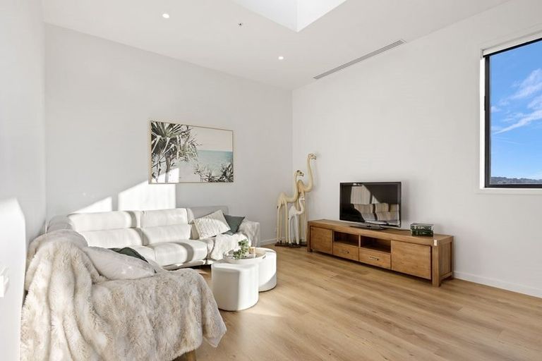 Photo of property in 7/14 Tamariki Avenue, Orewa, 0931