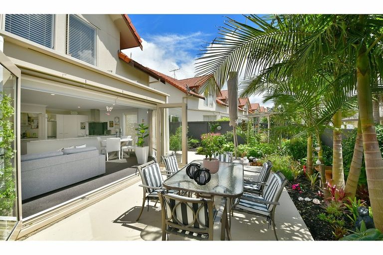 Photo of property in 16 Millennial Way, Orewa, 0931