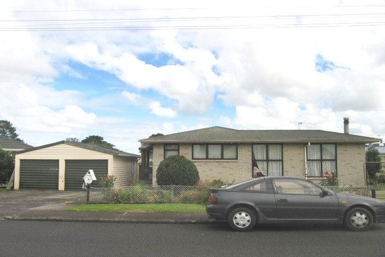 Photo of property in 4 Mccullough Avenue, Papatoetoe, Auckland, 2025