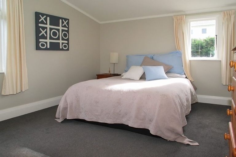 Photo of property in 11 Tawa Street, Tawa, Wellington, 5028