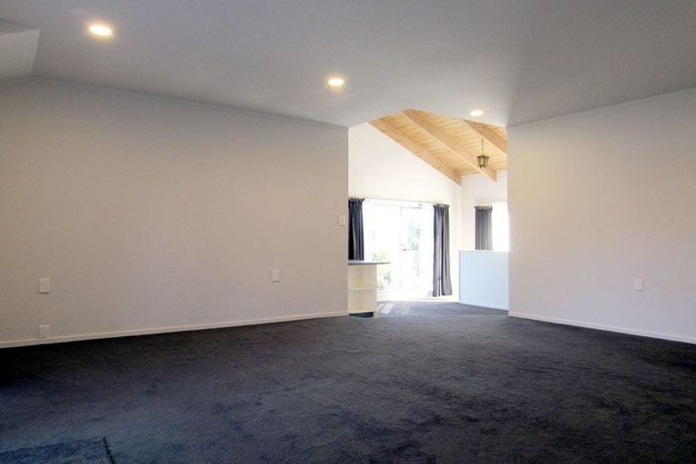 Photo of property in 111 West Harbour Drive, West Harbour, Auckland, 0618
