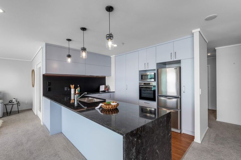 Photo of property in 12/72e Devonport Road, Tauranga, 3110