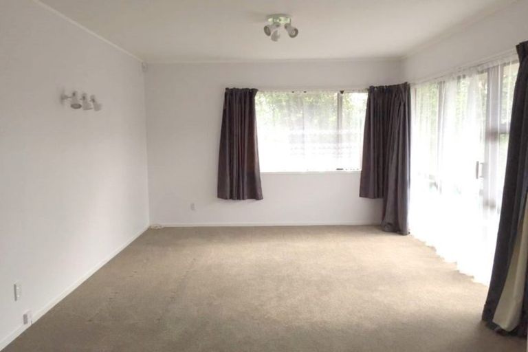 Photo of property in 3/75a West Coast Road, Glen Eden, Auckland, 0602