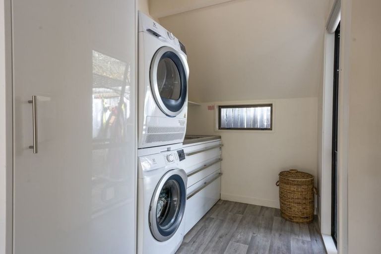 Photo of property in 2/12 Patmos Place, Mount Pleasant, Christchurch, 8081