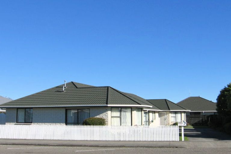 Photo of property in 6a Elizabeth Street, Palmerston North, 4410