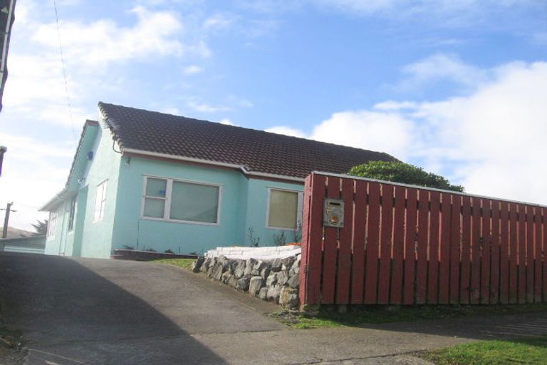 Photo of property in 5 Mexted Crescent, Ranui, Porirua, 5024