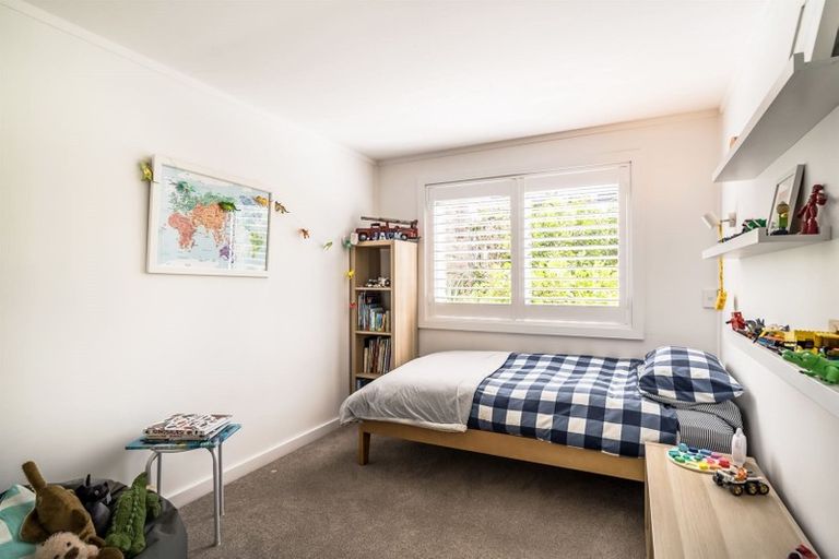 Photo of property in 25 Inkster Street, Birkenhead, Auckland, 0626