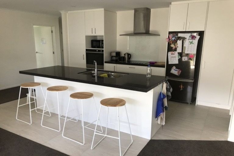 Photo of property in 3 Fred White Drive, Kumeu, 0810