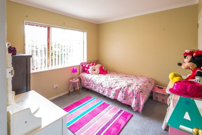 Photo of property in 27 Glenross Drive, Wattle Downs, Auckland, 2103