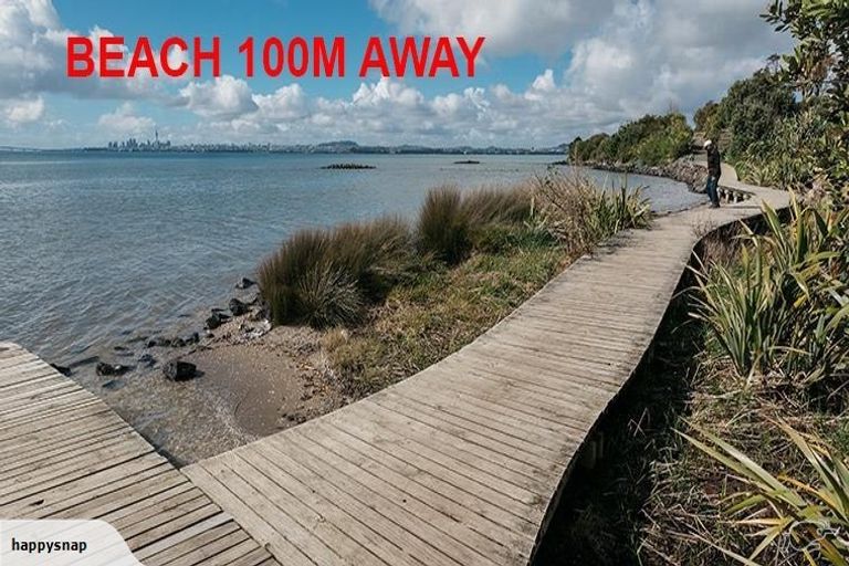 Photo of property in 1/9 Fathom Place, Te Atatu Peninsula, Auckland, 0610