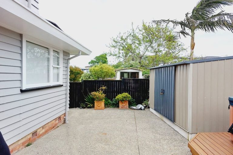 Photo of property in 32 City View Terrace, Birkenhead, Auckland, 0626