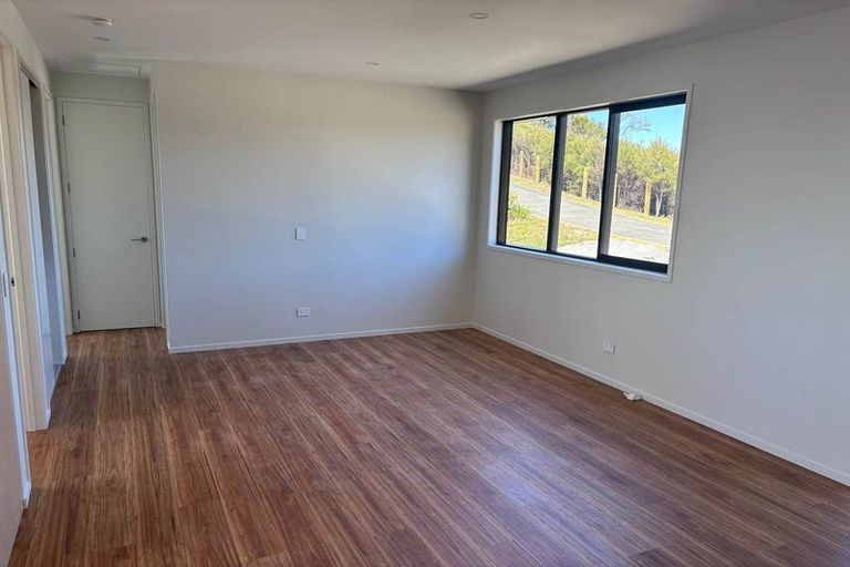 Photo of property in 250 Hillcrest Road, Wainui, 0931