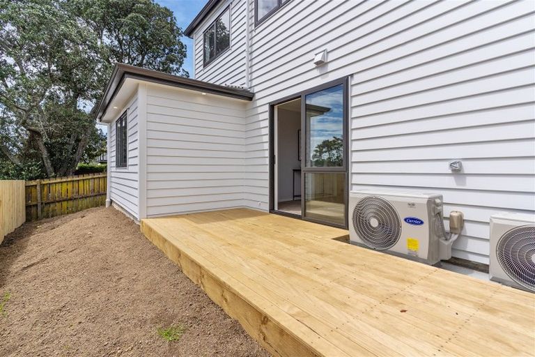 Photo of property in 18a Orams Road, Hillpark, Auckland, 2102