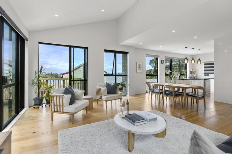 Photo of property in 17a Constable Lane, West Harbour, Auckland, 0618