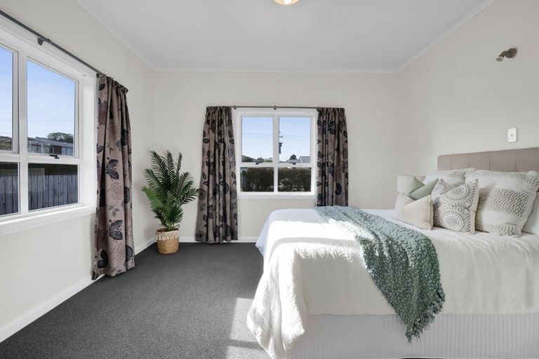 Photo of property in 33 Upjohn Street, Brooklands, New Plymouth, 4310